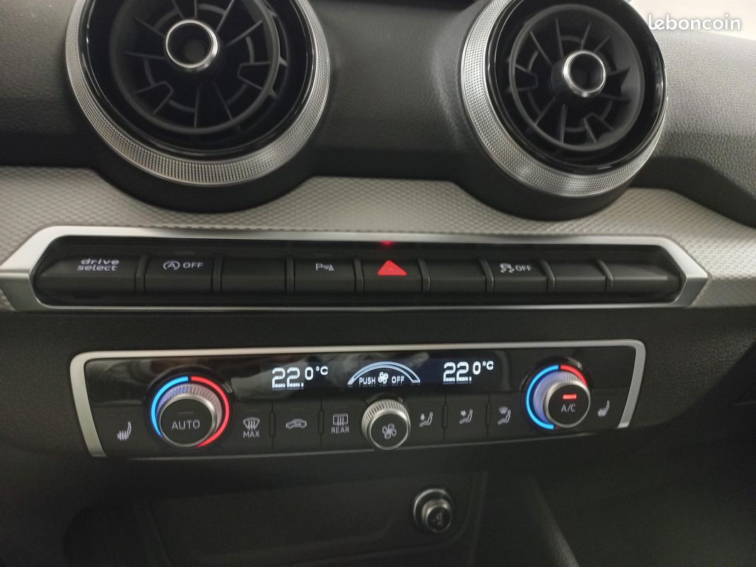 AUDI Q2 35 TFSI 150 S tronic 7 S line (image 34)