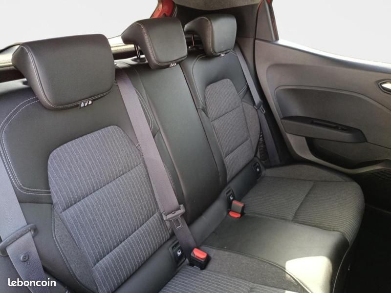 Renault Clio 1.6 E-Tech 145ch full hybrid Techno (image 12)
