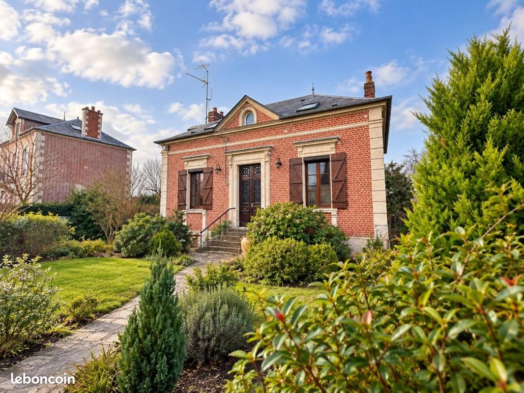Maison 4 pièces 137 m² · à Berthecourt · 137 m² · 299 000 €