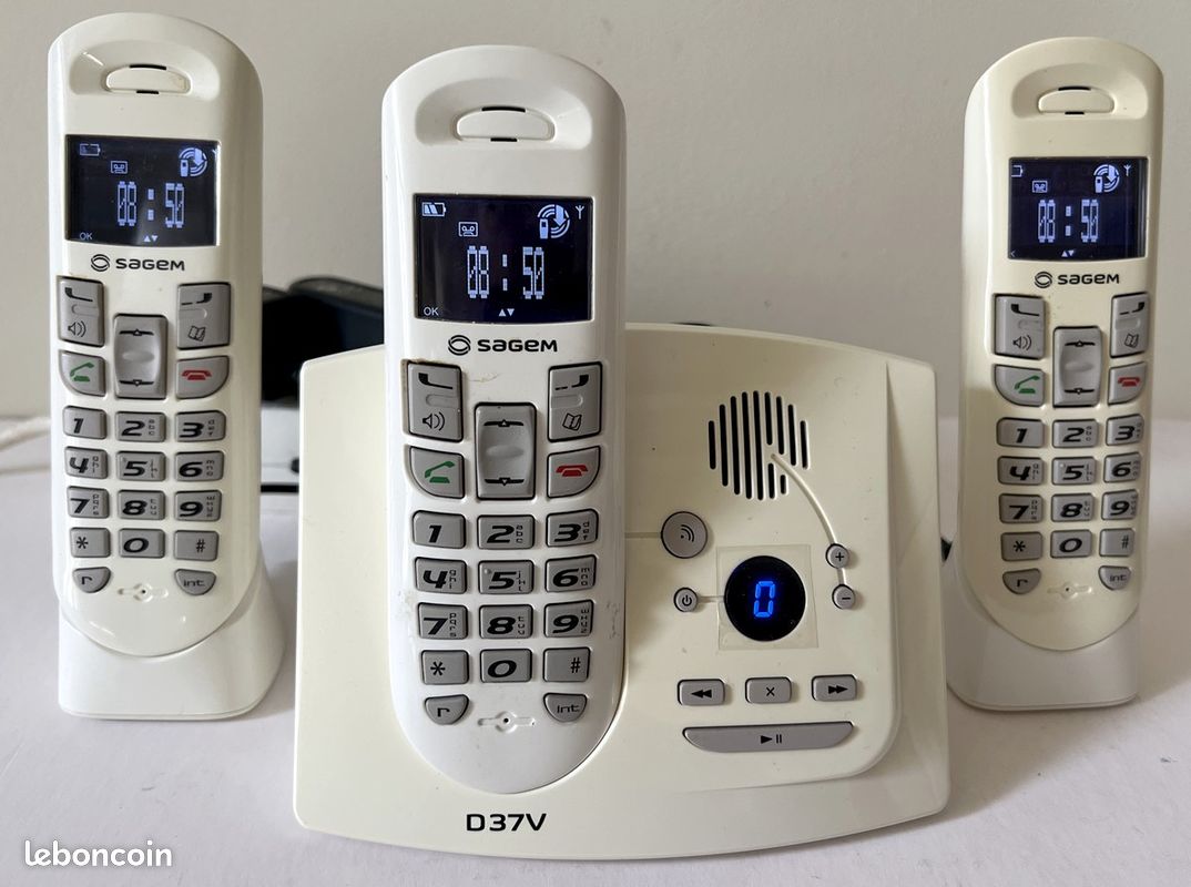 Téléphone sans fil 3 postes DECT Sagem D37V Trio - 1 base et 2 combinés (image 1)