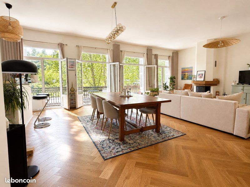 Appartement 5 pièces 128 m² · à Saint-Étienne · 128 m² · 240 000 €