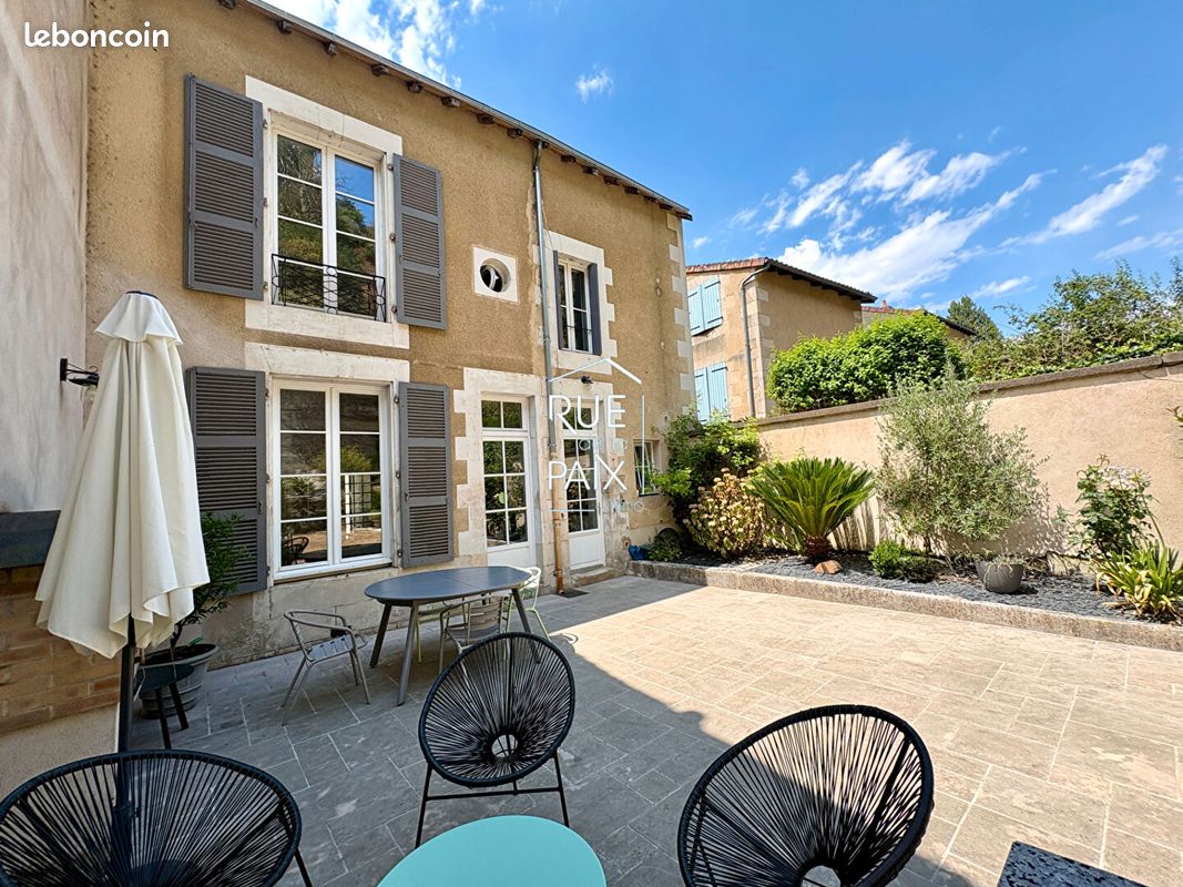 Maison 7 pièces 172 m² · à Poitiers · 172 m² · 481 000 €