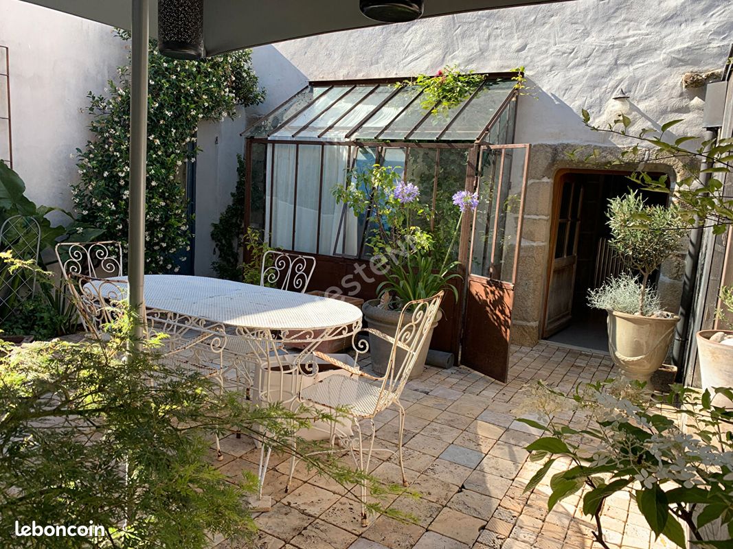 Maison 10 pièces 290 m² · à Ambon · 290 m² · 785 000 €