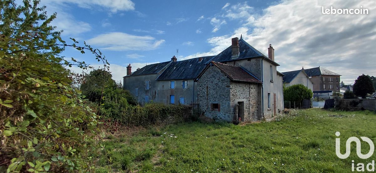 Maison 15 pièces 333 m² · à Laurière · 333 m² · 157 000 €