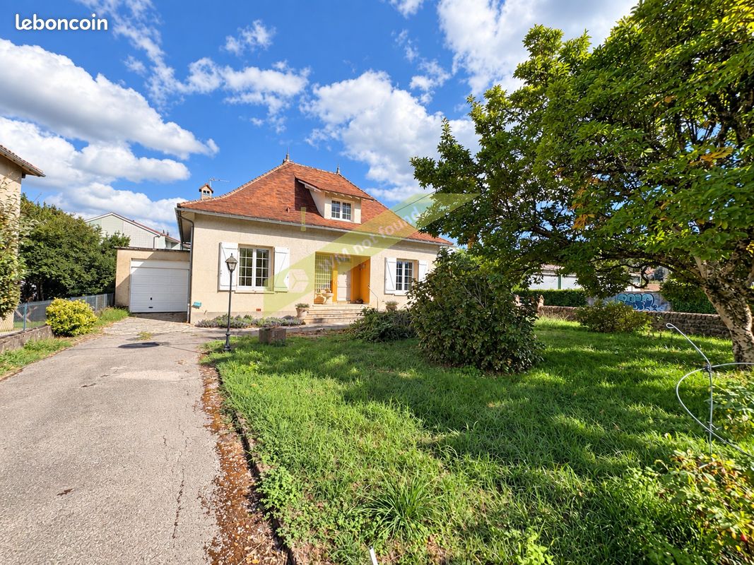 Maison 7 pièces 137 m² · à Saint-Céré · 137 m² · 199 000 €