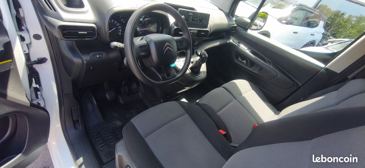 CITROEN BERLINGO 1.5L BlueHDI 100 BVM5 VAN 1000KG WORKER + GRIP CONTROL (image 9)