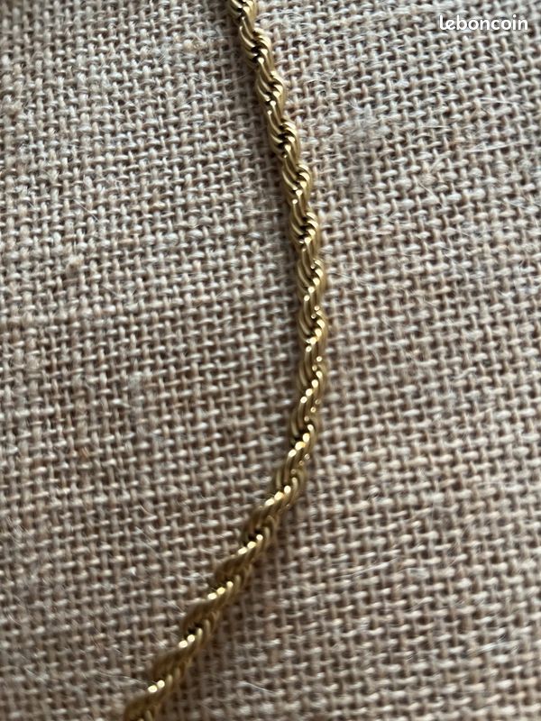 Collier en acier avec pendentif en verre rouge élégant (image 4)