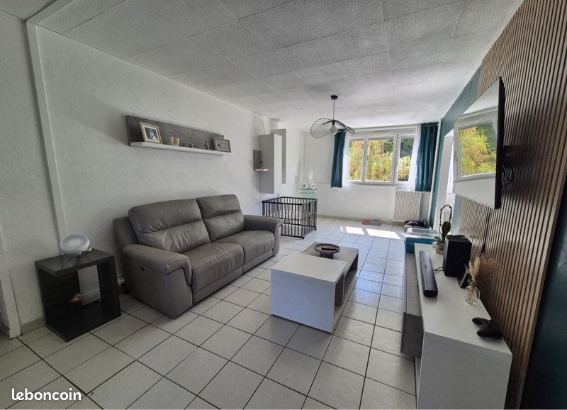 Appartement 6 pièces 118 m² · à Saint-Étienne · 118 m² · 140 000 €