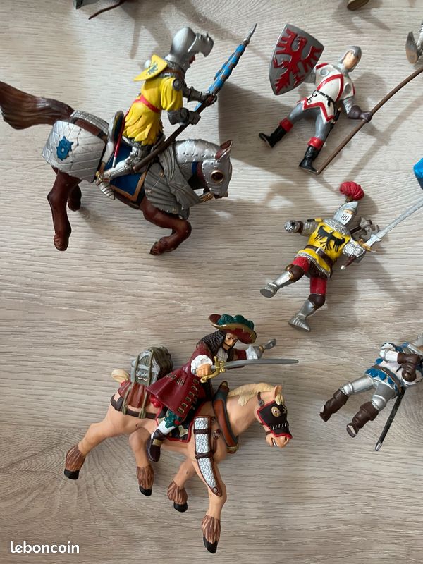 Lot Papo 22 figurines chevaliers avec chateau en bois, tour de siège, bélier et catapulte (image 17)