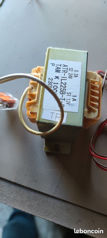 Transfo 230 v 2 secondaires 13 et 24v (image 1)