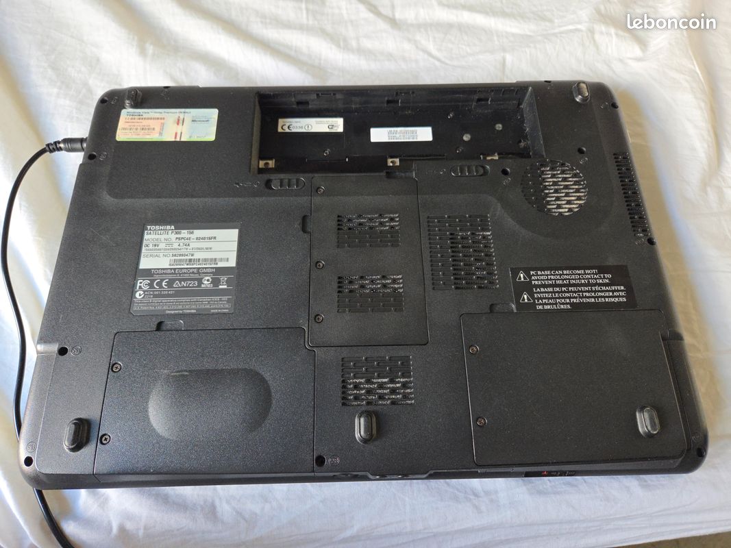 Capot de service pour Toshiba Tecra A50, A50-A-170, A50-A-1DN