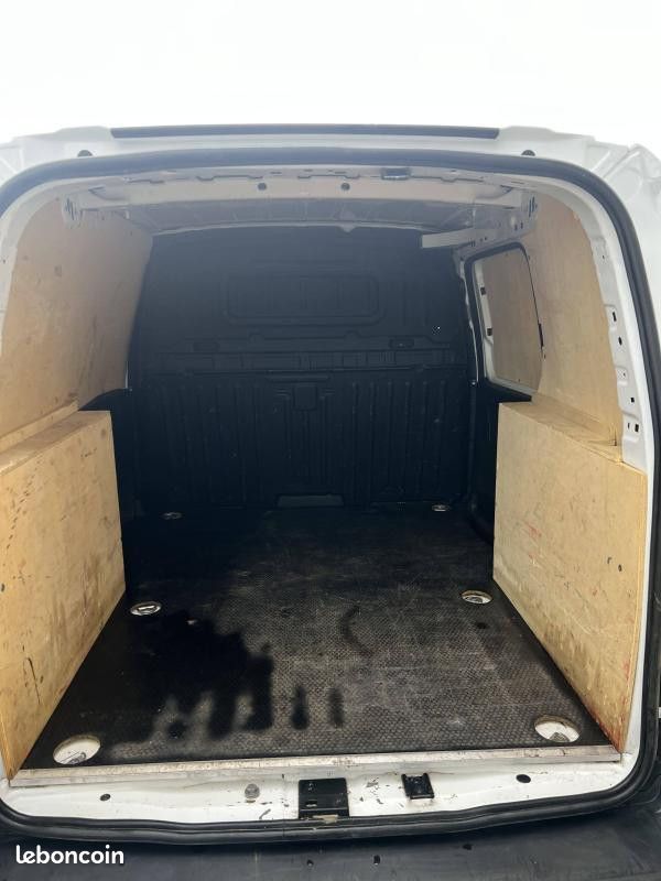 Peugeot Partner 1.5 BlueHDi BVM6 100CV PREMIUM STANDARD Garantie Nationale 12 Mois (image 14)