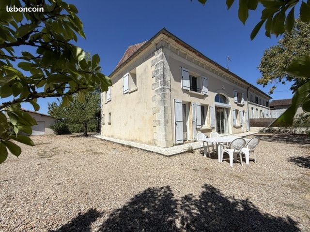 Maison 6 pièces 234 m² · à Parcoul-Chenaud · 234 m² · 213 000 €