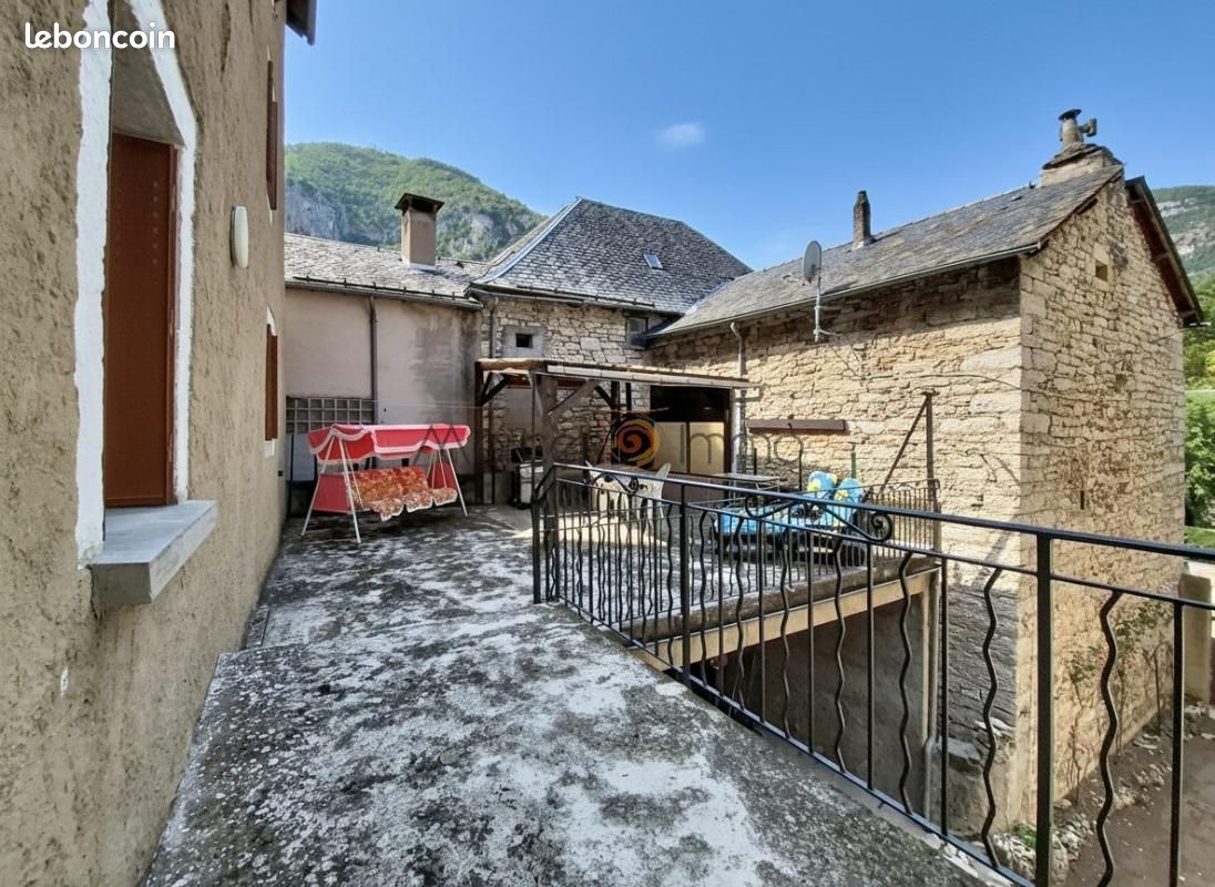Maison 10 pièces 191 m² · à La Malène · 191 m² · 199 000 €