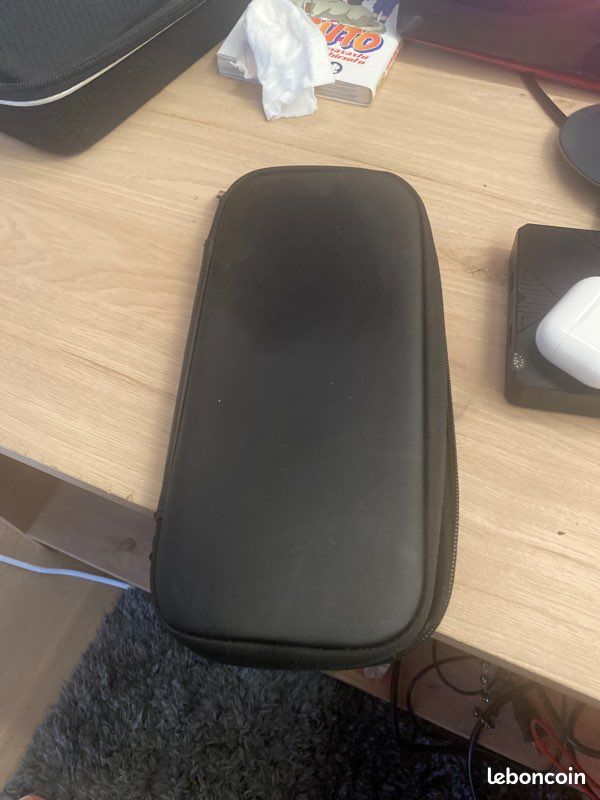 Pochette de switch transportable et avec des petite pochette de jeu (image 2)