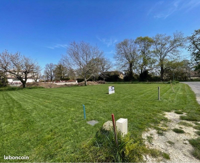 Terrain de 584 m² entièrement viabilisé – Prêt à construire" · à La Lande-de-Fronsac · 110 000 €