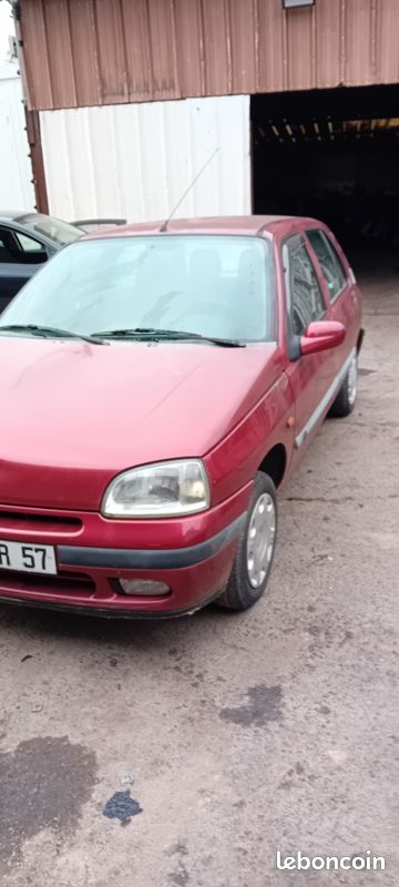 Clio 1 (image 4)