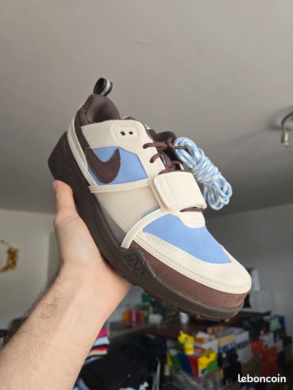 Nike x Travis Scott Cactus Jack Zoom Field Jaxx Leche Blue Brown Sail -  Chaussures