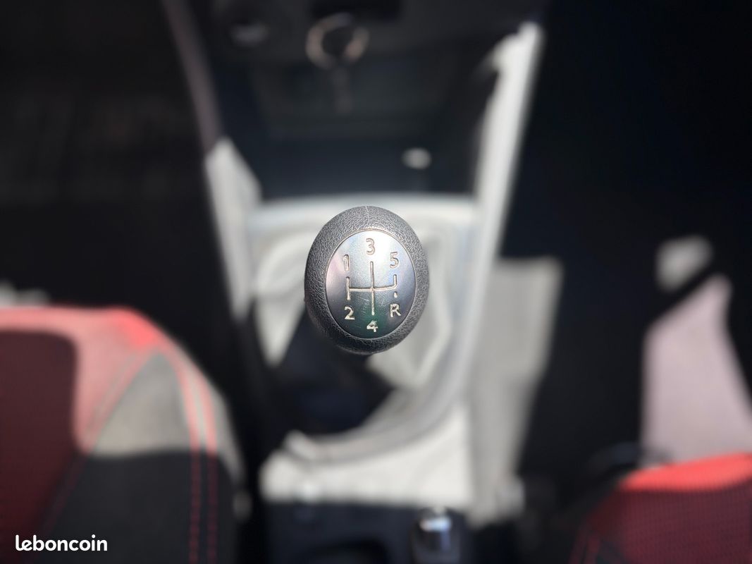 RENAULT CLIO IV SOCIETE 1.5 dCi 75 CV ENERGY + CLIMATISATION + BLUETOOTH + RÉGULATEUR ET LIMITEUR DE VITESSE (image 20)