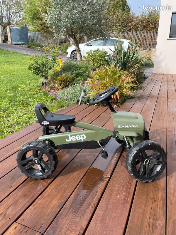 Kart à pédales jeep enfant (image 1)