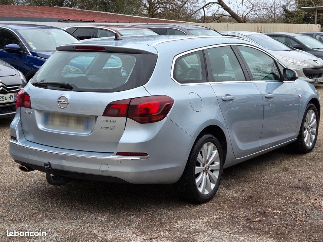 Opel Astra Tourer 1.4i turbo 140ch Cosmo S&S (image 4)