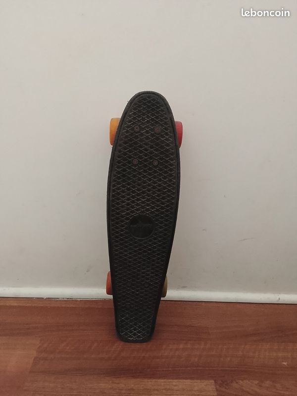 Penny board/ skateboard (image 1)