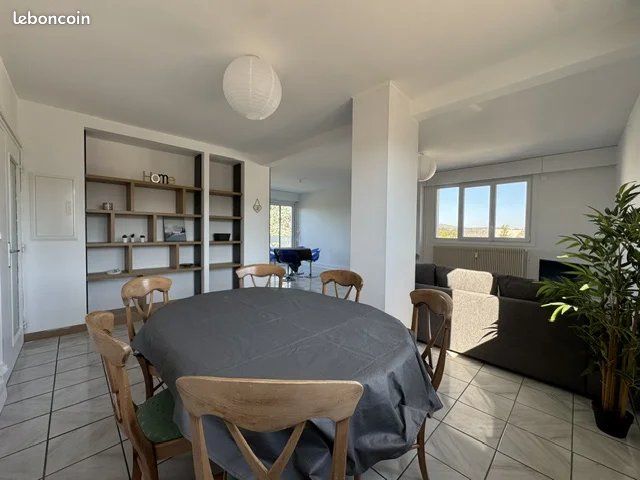 Appartement 114 m² · à Lons-le-Saunier · 114 m² · 550 €/mois