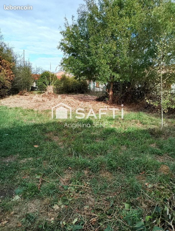 Terrain 650 m² · à Cars · 650 m² · 40 500 €