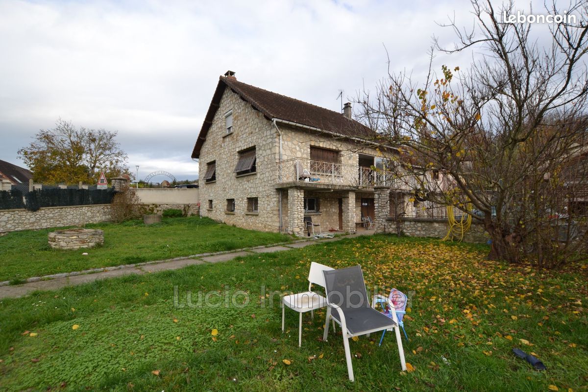 Maison 8 pièces 120 m² · à Nézel · 120 m² · 420 000 €