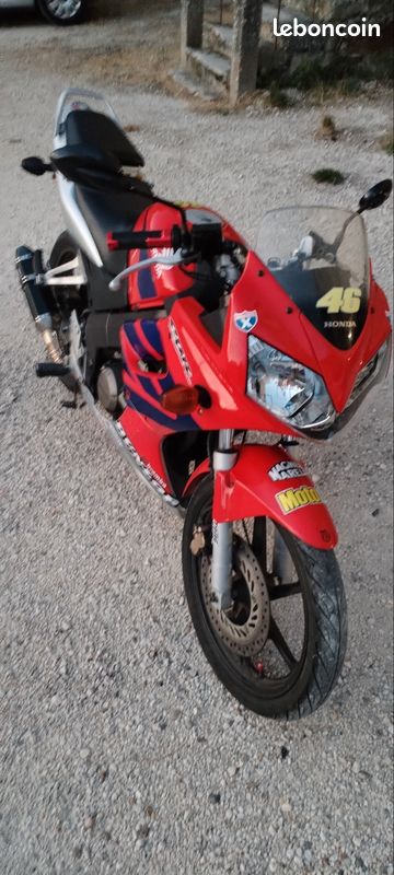 Honda 125 CBR faible kilométrage (image 3)