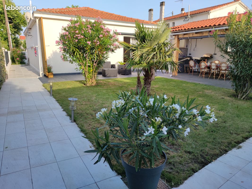 A 100 m de la plage, très jolie maisonnette avec préau et jardin (image 4)