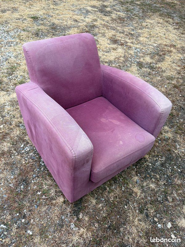 Grand fauteuil violet (image 1)