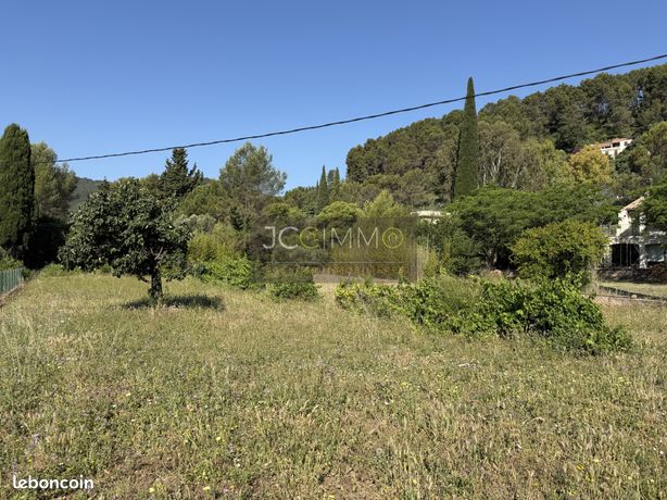 Terrain 583 m² Solliès-Pont