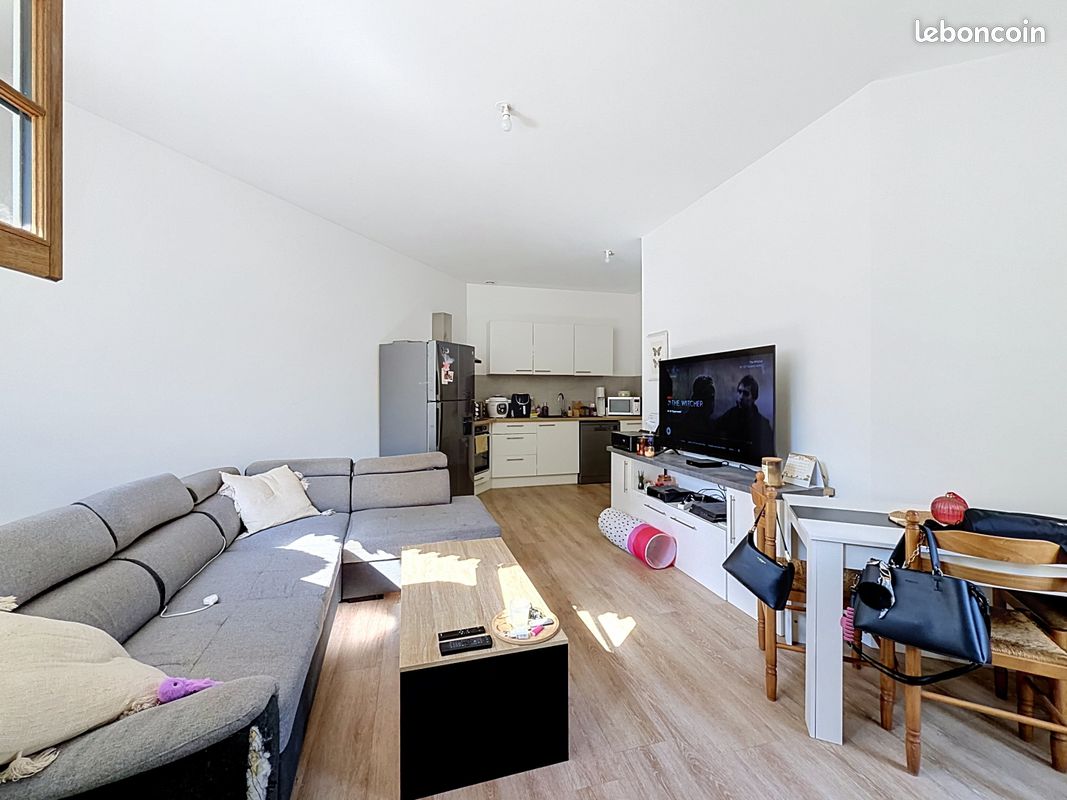 Appartement 3 pièces 55 m² · à Roanne · 55 m² · 472 €
