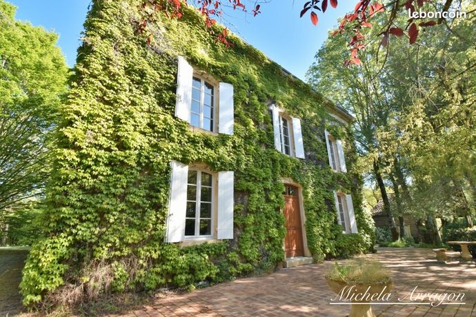 Maison 6 pièces 240 m²