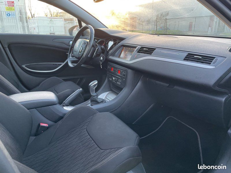 CITROËN C5 Tourer 1.6 HDi S&S 114 cv boite auto (image 5)