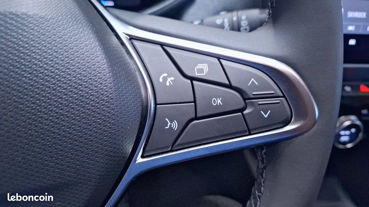 Renault clio e tech full hybrid 145 ch gsr2 techno (image 24)