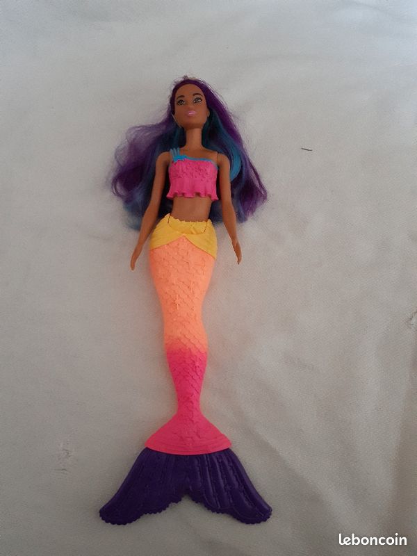 Doll Barbie Sirene Arc En Ciel Des Iles Poupée Barbie Sirène