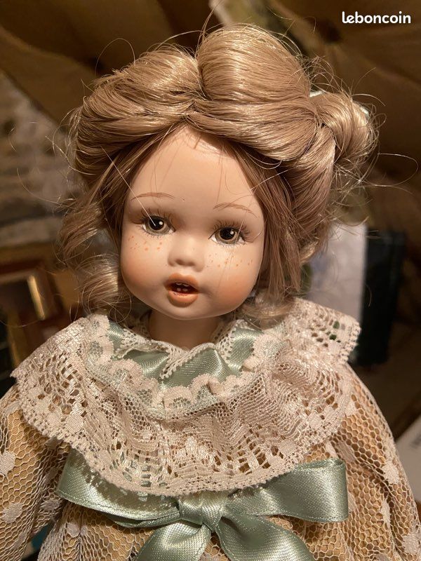 Porcelain Doll Poupee Poupée De Collection Collection