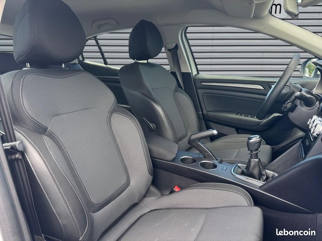 RENAULT MEGANE IV 1.5 Blue dCi 115 BERLINE Evolution PHASE 2 (image 18)