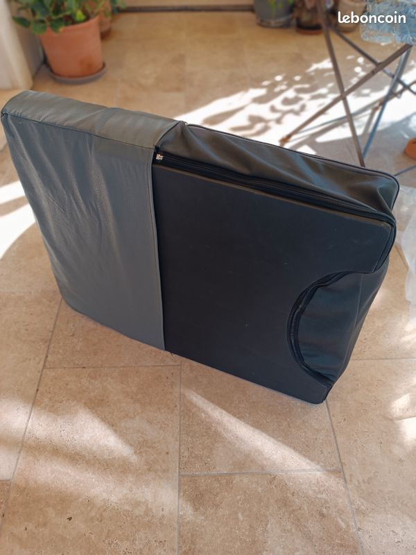 Lit d'appoint sur cabine camping-car pour bébé (image 1)