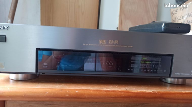 Videorecorder / magnétoscope Sony SLV-SE800B (Gebraucht) in Collonges