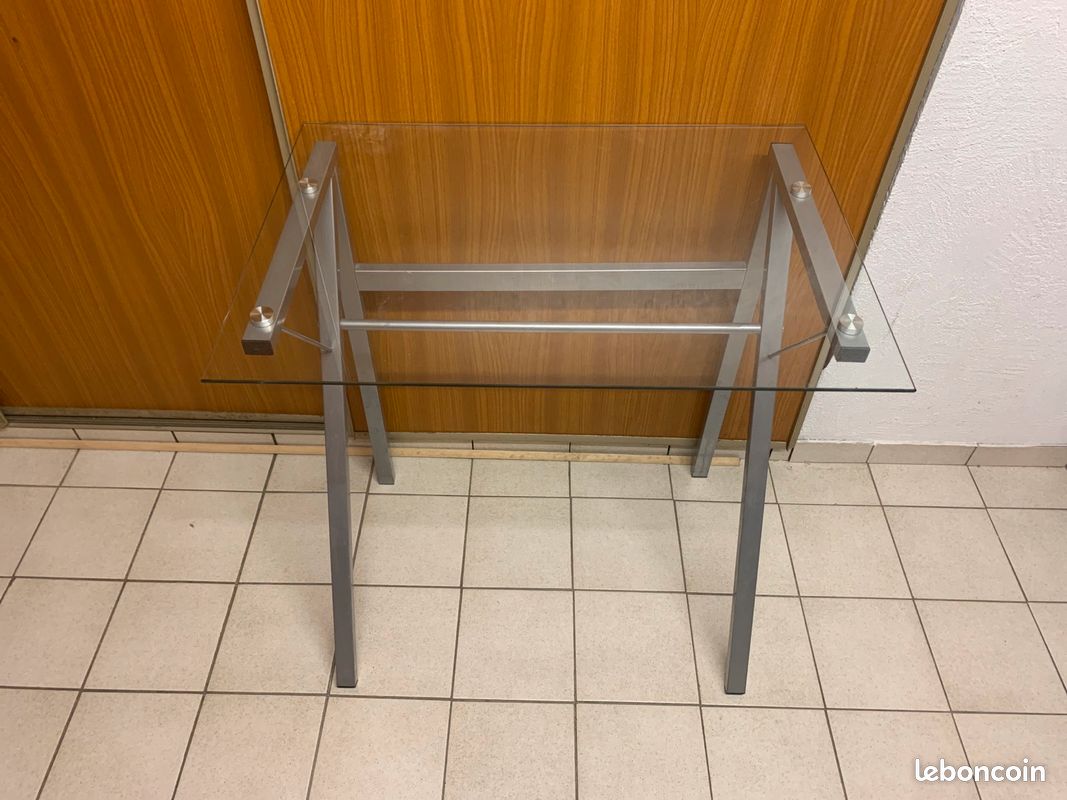 Bureau (image 1)