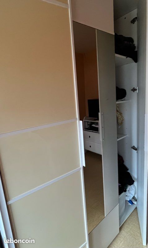 Armoire 3 portes avec miroir (image 4)