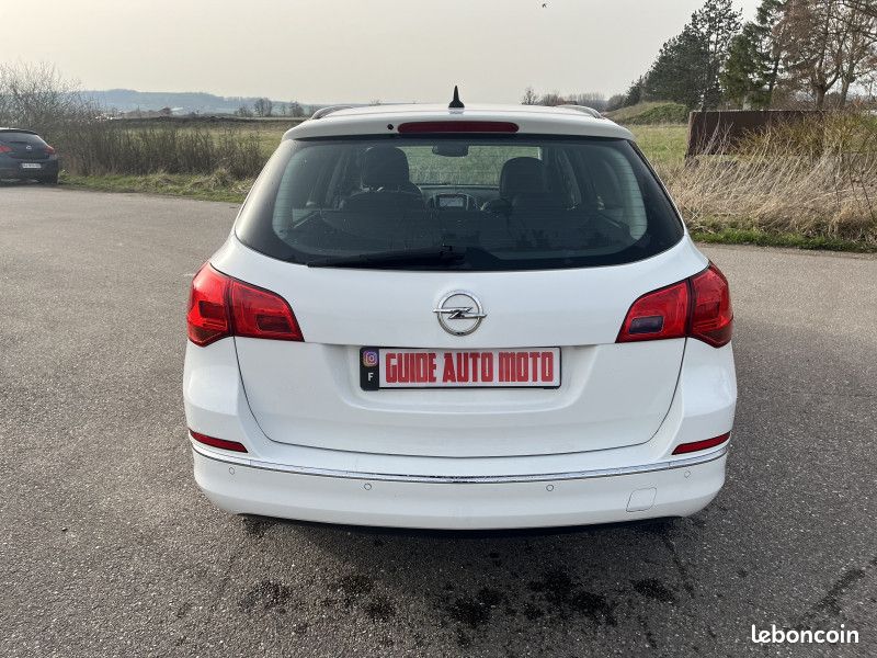 Opel ASTRA SPORTS TOURER 1.7 CDTI 110CH (image 6)