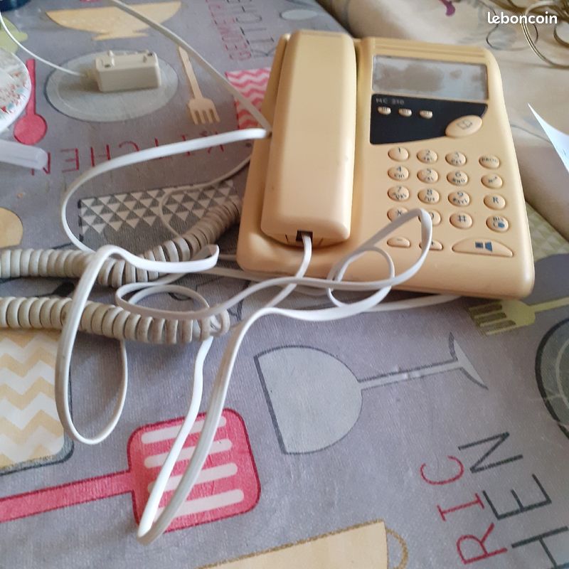 Telephone blanc (image 1)
