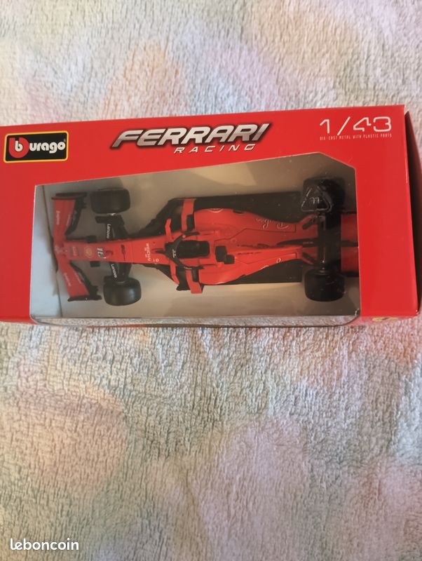 Voiture F1 Ferrari (image 1)