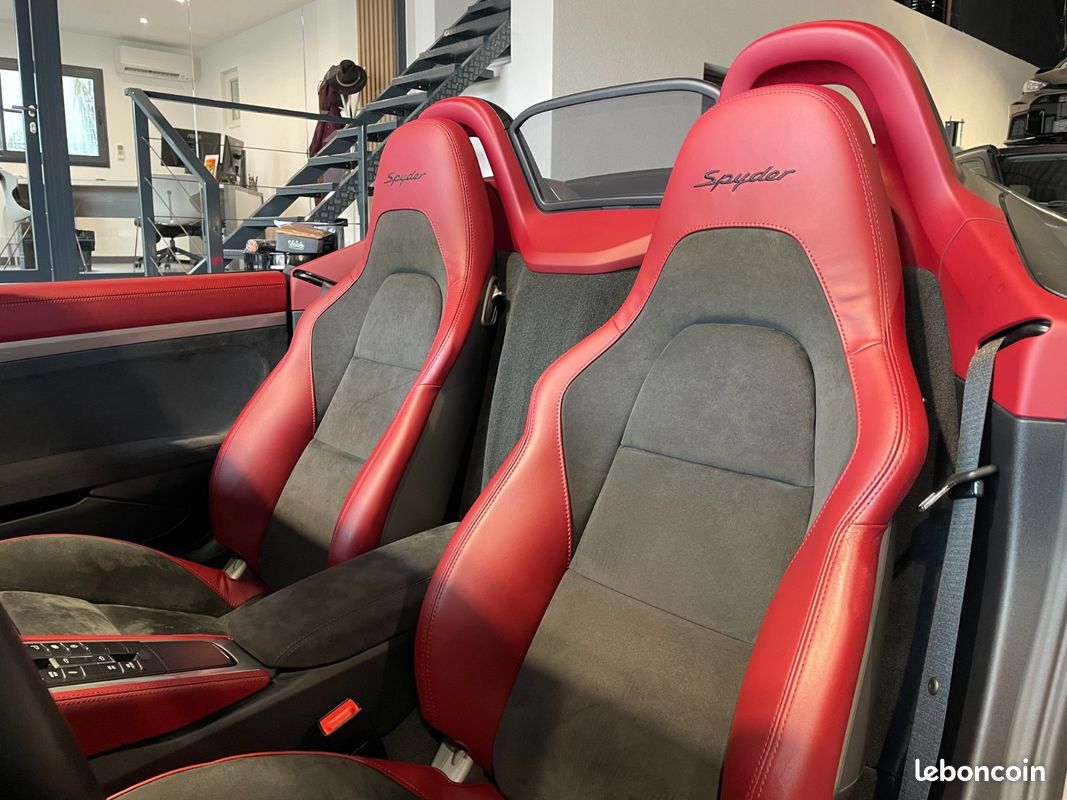 PORSCHE 718 SPYDER 4.0i 420 ch - PORSCHE APPROVED 12/2026 - BOSE - CARPLAY - INTERIEUR SPYDER CLASSIC HERITAGE - CAMERA (image 23)