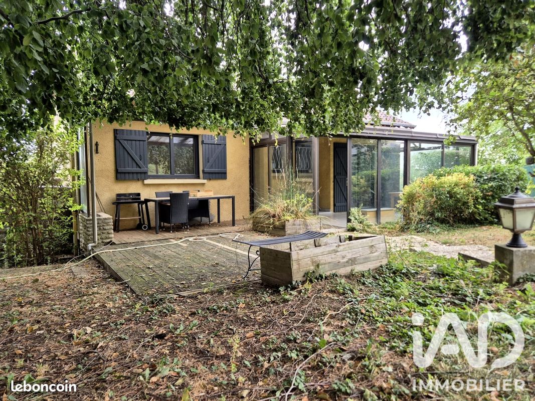 Maison 6 pièces 93 m² · à Montainville · 93 m² · 419 000 €