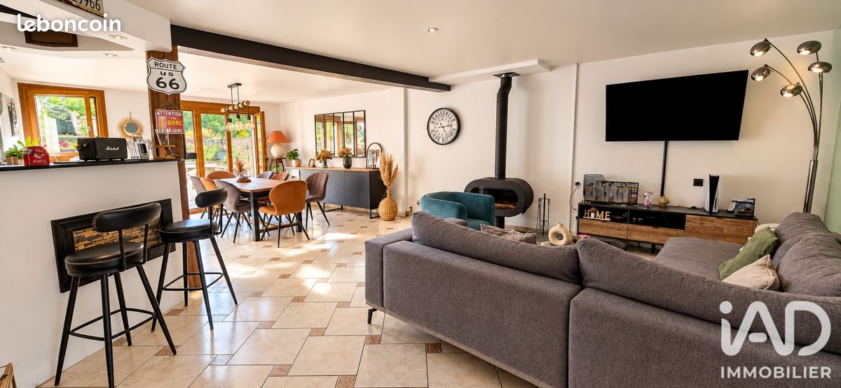 Maison 8 pièces 177 m² · à Harcy · 177 m² · 209 000 €